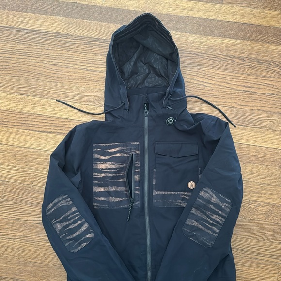 NWT Volcom Women’s Large Snow Jumpsuit - Picture 1 of 5
